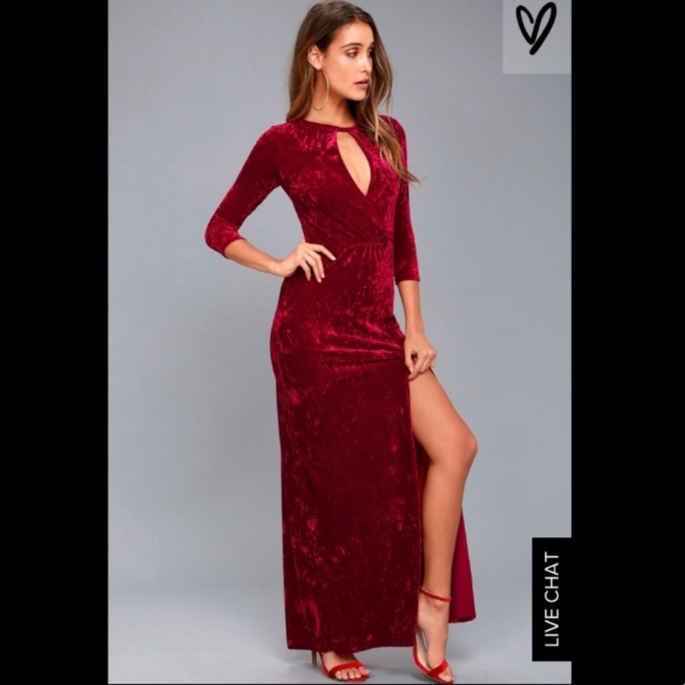 ❤️Lulu’s Red Velvet Mid-sleeve dress (XS)